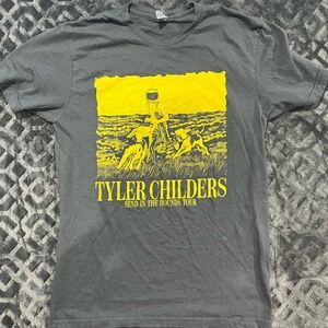 Tyler Childers send the hounds tour t-shirt